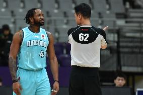 (SP)CHINA-SHENYANG-BASKETBALL-CBA LEAGUE-JILIN NORTHEAST TIGERS VS QINGDAO EAGLES (CN)