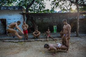 (SP)INDIA-NEW DELHI-KUSHTI WRESTLING