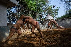 (SP)INDIA-NEW DELHI-KUSHTI WRESTLING