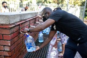SOUTH AFRICA-CAPE TOWN-WATER CONSERVATION
