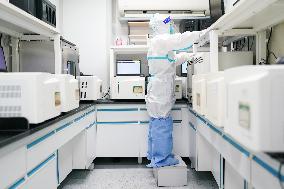 CHINA-SHANGHAI-COVID-19-NUCLEIC ACID TEST-LABORATORY (CN)