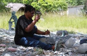 ZIMBABWE-CHITUNGWIZA-ARTS CENTER-FEMALE ARTISTS