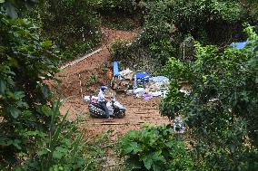 CHINA-GUANGXI-PLANE CRASH-VOLUNTEER RIDERS (CN)