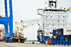 CAMEROON-KRIBI-CHINESE-BUILT-DEEP SEAPORT-ECONOMY