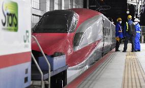 Train derailed by earthquake in northeastern Japan
