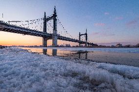 CHINA-HEILONGJIANG-RIVER-FLOWING ICE (CN)