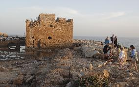 CYPRUS-PAPHOS CASTLE-TOURISTS