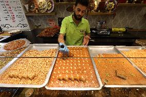 LEBANON-BEIRUT-RAMADAN-FOOD-PREPARATION