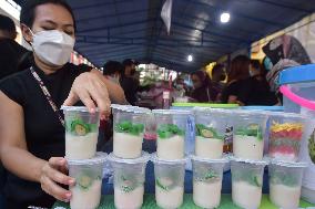 INDONESIA-JAKARTA-RAMADAN-TRADITIONAL FOOD