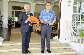 Japanese travel industry group's visit to Hawaii