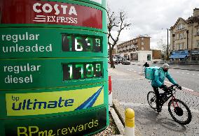 BRITAIN-LONDON-OIL PRICES