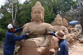 CAMBODIA-SIEM REAP-ANGKOR THOM TEMPLE-RESTORATION