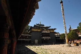 Xinhua Headlines: Tibetan relics show solid bonds between plateau and plains