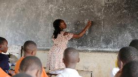 UGANDA-WAKISO-CHINESE LANGUAGE-TEACHING
