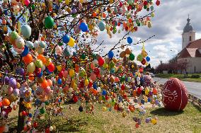 HUNGARY-KETHELY-EASTER-DECORATIONS