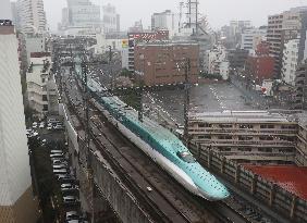 Entire Tohoku bullet train line back in service a month after quake