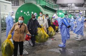 CHINA-SHANGHAI-MAKESHIFT HOSPITAL-COVID-19 PATIENTS-RELEASE(CN)