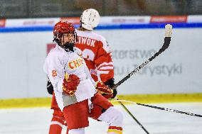 (SP)POLAND-KATOWICE-ICE HOCKEY-IIHF WOMEN'S WORLD CHAMPIONSHIP DIVISION I GROUP B-CHN VS POL