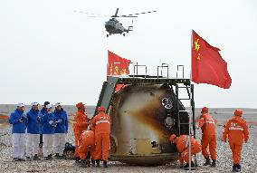 (EyesonSci)CHINA-SHENZHOU-13-RETURN (CN)