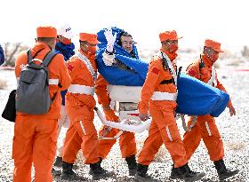 (EyesonSci)CHINA-SHENZHOU-13-RETURN (CN)
