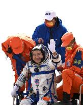 (EyesonSci)CHINA-SHENZHOU-13-RETURN (CN)