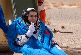 (EyesonSci)CHINA-SHENZHOU-13-RETURN (CN)