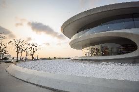 CHINA-HAINAN-HAIKOU-WORMHOLE LIBRARY (CN)