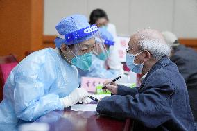 CHINA-BEIJING-VACCINATION-SENIOR CITIZENS (CN)