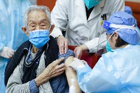 CHINA-BEIJING-VACCINATION-SENIOR CITIZENS (CN)