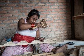 NEPAL-LALITPUR-WOOD CARVING