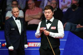 (SP)BRITAIN-SHEFFIELD-SNOOKER-WORLD CHAMPIONSHIP-ROUND 1