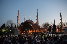 TURKEY-ISTANBUL-RAMADAN-IFTAR