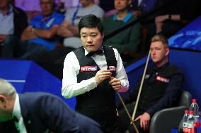 (SP)BRITAIN-SHEFFIELD-SNOOKER-WORLD CHAMPIONSHIP-ROUND 1