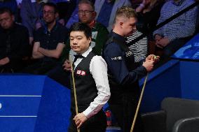 (SP)BRITAIN-SHEFFIELD-SNOOKER-WORLD CHAMPIONSHIP-ROUND 1