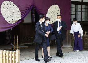 LDP policy chief Takaichi visits Yasukuni shrine