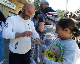 LEBANON-HASBAYA-EASTER-EGG TAPPING