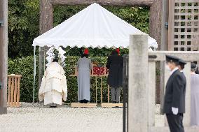 Japanese Crown Prince Fumihito visits Emperor Jinmu Mausoleum