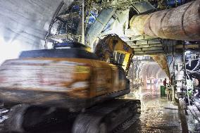 CHINA-GUANGDONG-RAILWAY-CONSTRUCTION (CN)