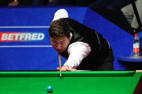 (SP)BRITAIN-SHEFFIELD-SNOOKER-WORLD CHAMPIONSHIP-ROUND 2