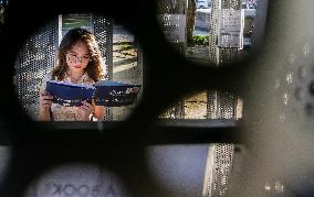 PHILIPPINES-MANILA-WORLD BOOK DAY-POP-UP LIBRARY