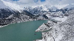 CHINA-TIBET-RA'OG LAKE-SNOWY SCENERY (CN)
