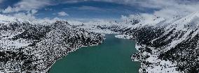 CHINA-TIBET-RA'OG LAKE-SNOWY SCENERY (CN)