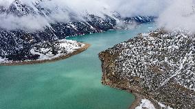 CHINA-TIBET-RA'OG LAKE-SNOWY SCENERY (CN)