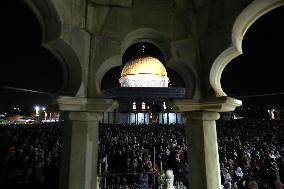 MIDEAST-JERUSALEM-RAMADAN-LAYLAT Al-QADR