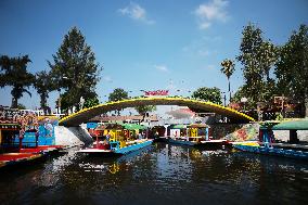 MEXICO-MEXICO CITY-XOCHIMILCO-TOURISM