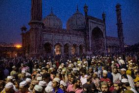 INDIA-NEW DELHI-LAYLAT AL-QADR-NIGHT PRAYERS
