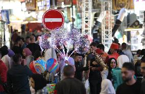 MIDEAST-RAMALLAH-EID AL-FITR-PREPARATION-SHOPPING