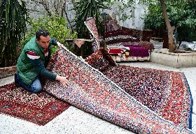 SYRIA-ALEPPO-CARPET REPAIR