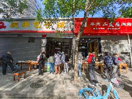 CHINA-BEIJING-DINE-IN-SUSPEND (CN)