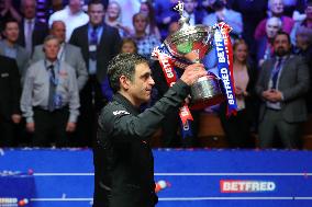 (SP)BRITAIN-SHEFFIELD-SNOOKER-WORLD CHAMPIONSHIP-CEREMONY